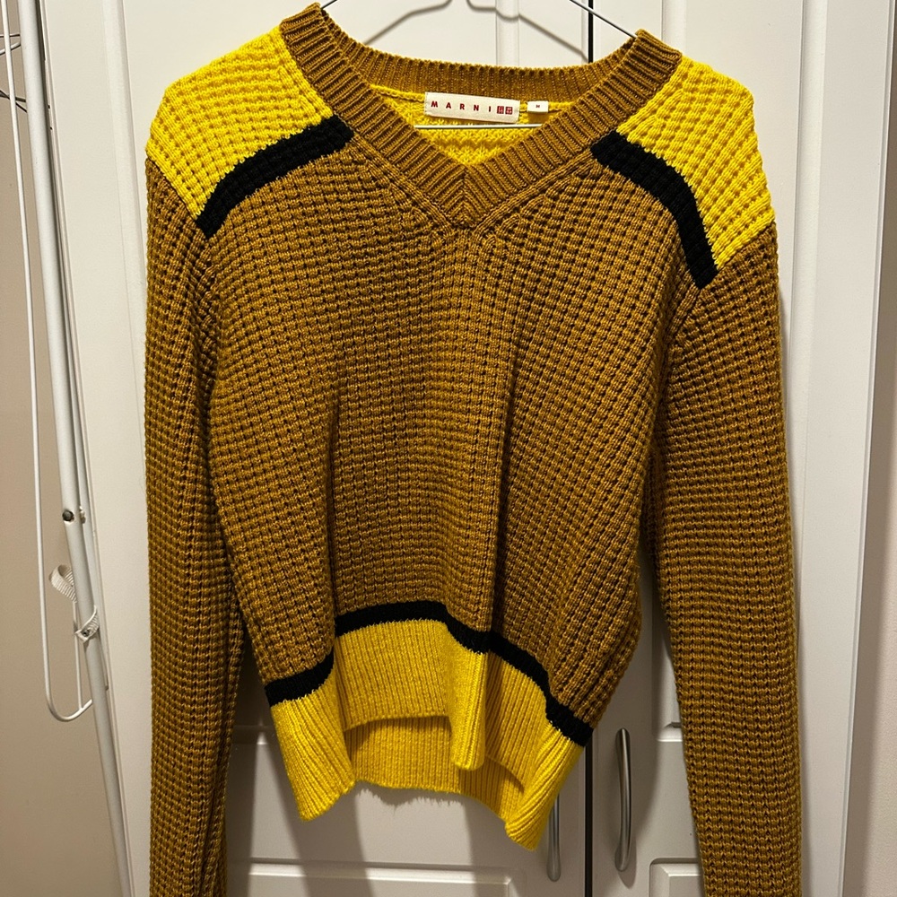 Marni for Uniqlo Women's Mustard/Bright Yellow Colorblock V-Neck Bubble Sweater